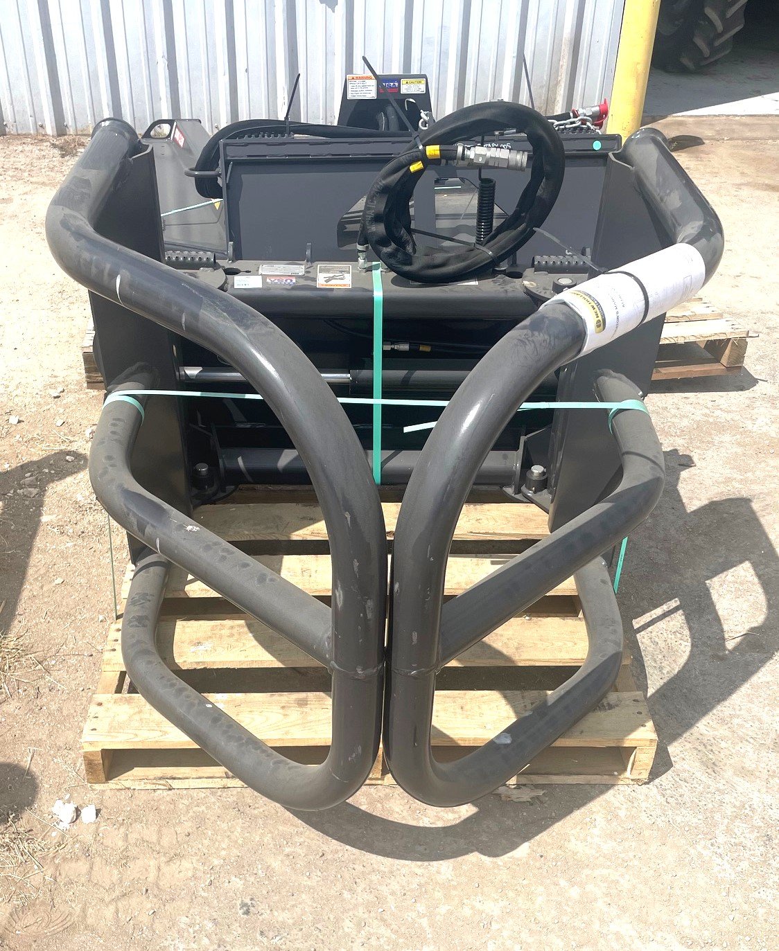 HYDRAULIC BALE HANDLER FOR CTL/SSL-image